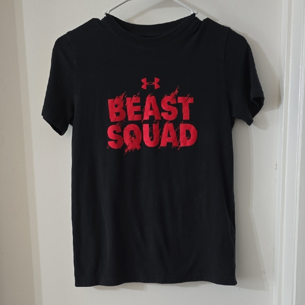 Under Armour Black and Red Beast Squad Short Sleeve Tee Boys Sz YMD